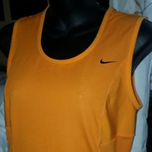 Nike Sphere dry exercise top .